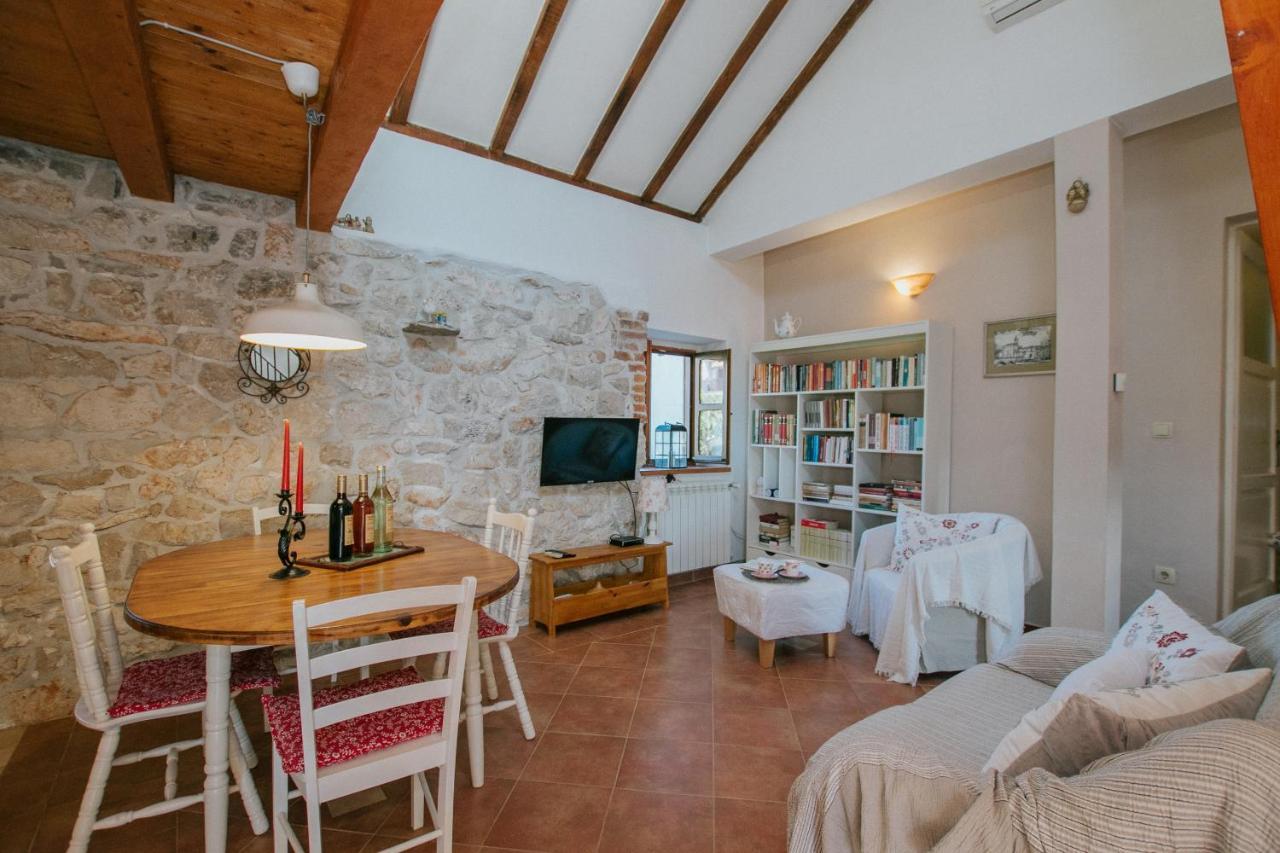 Country House Rusula Vrsine Exterior photo